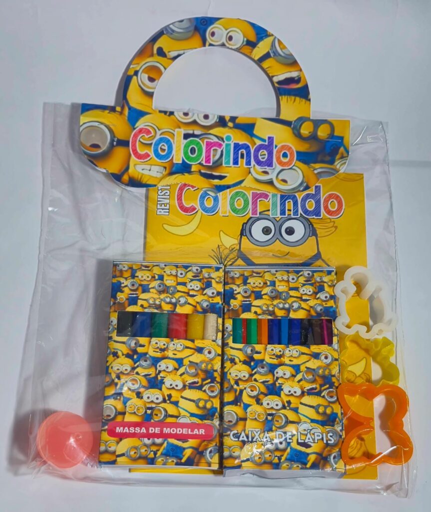 Kit Completo Livro de colorir + Giz ou Lápis + massinha + moldes + gelequinha